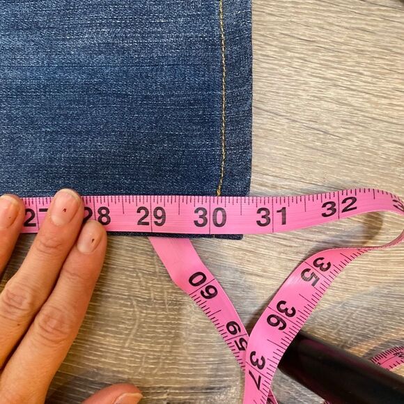 Henry & Belle Lila Straight Leg Distressed Jeans - Picture 9 of 9